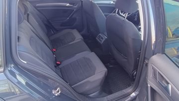 Volkswagen Golf - 11