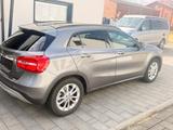 Mercedes-Benz 220 d AMG Line - Mercedes-Benz 220: Automatik