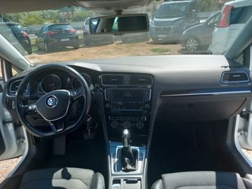 Volkswagen Golf - 6