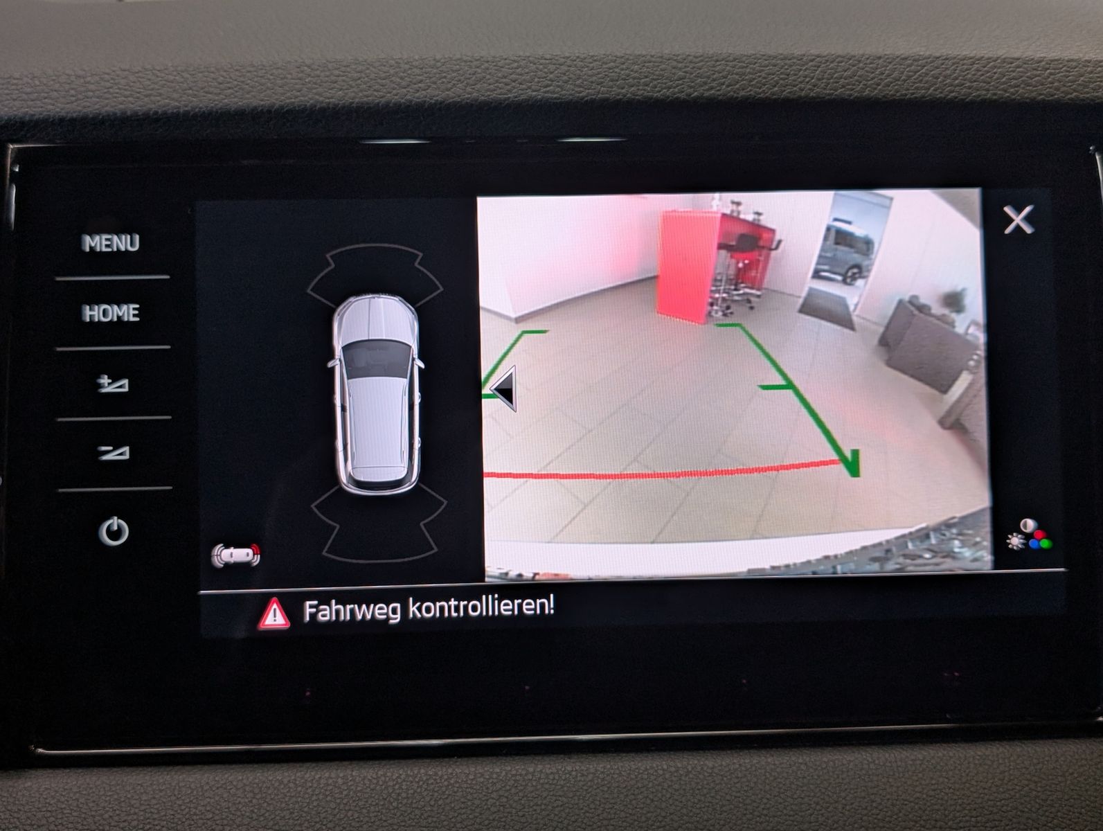 Fahrzeugabbildung SKODA Karoq 2.0 TDI DSG Sportline 4x4 ACC LED Cam AHK