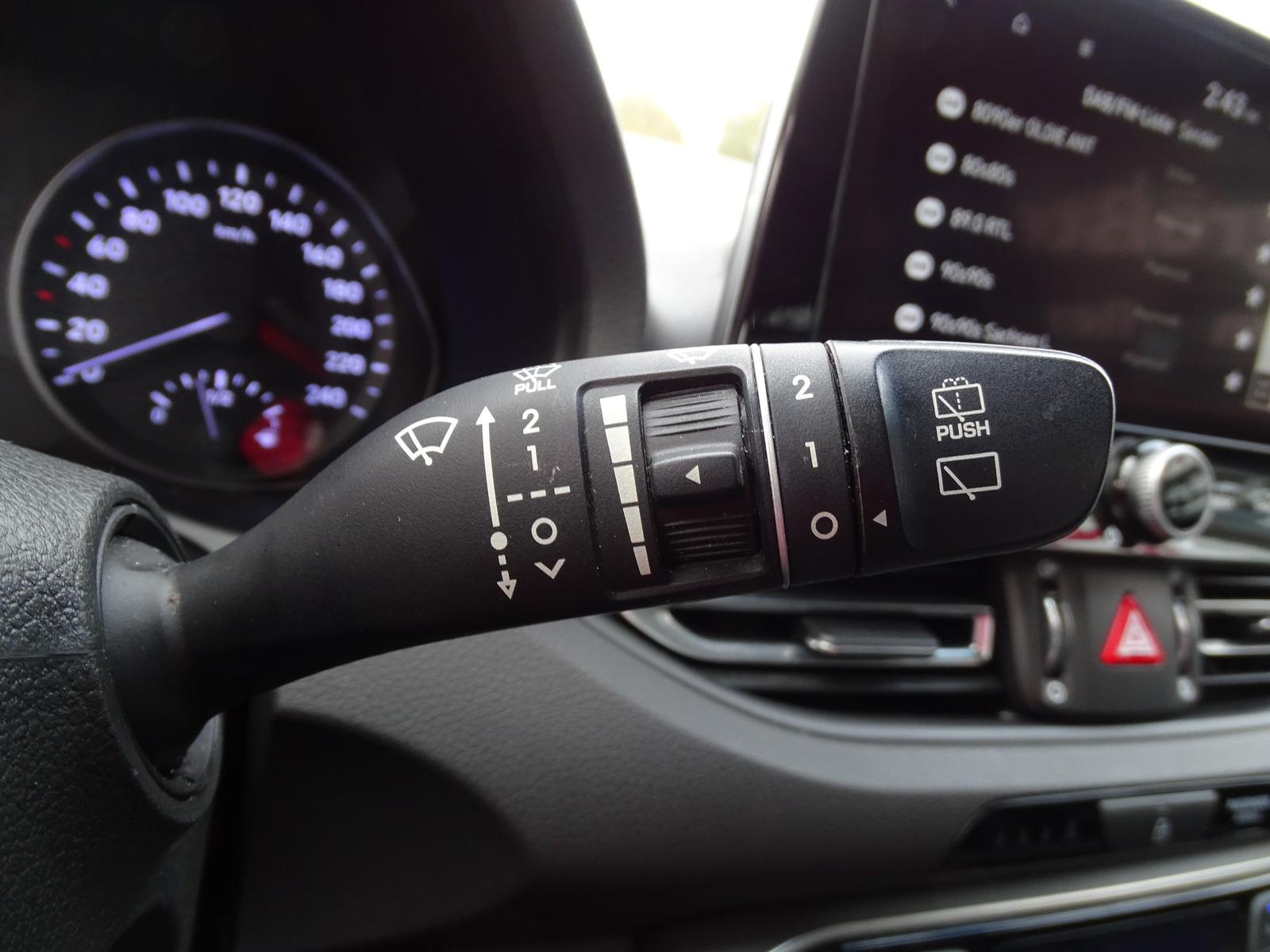 Hyundai i30 cw 1.5 T-GDI DCT Intro Edition M-Hybrid LED