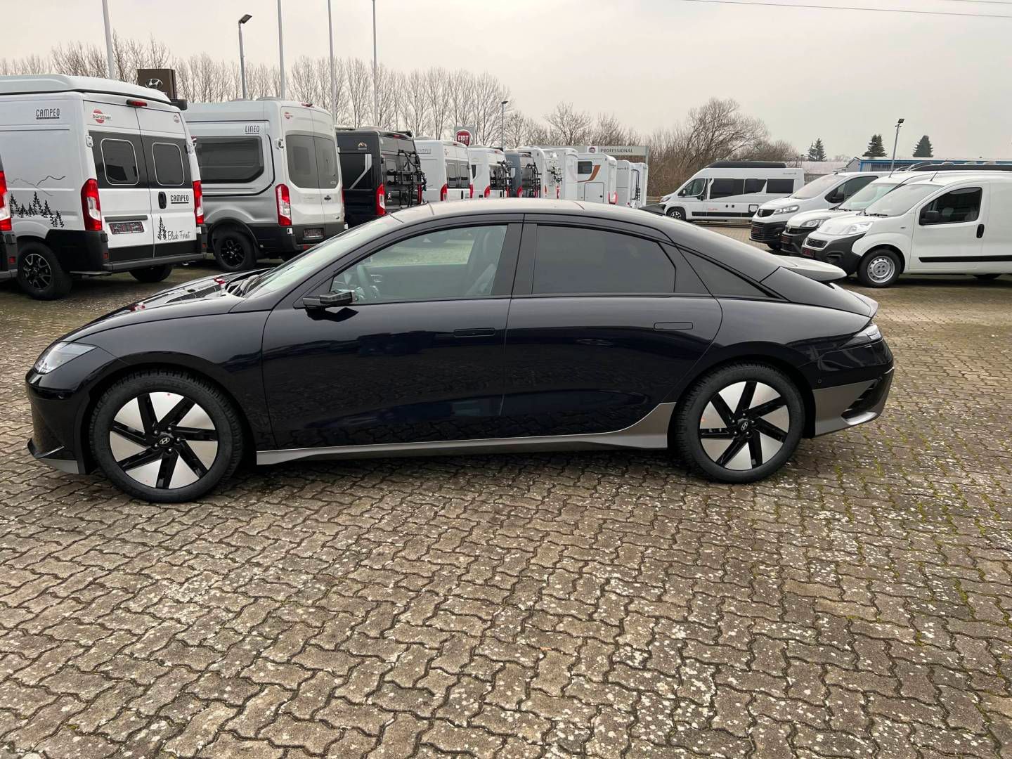 Fahrzeugabbildung Hyundai IONIQ 6 Heckantrieb 77,4kWh Batt. UNIQ-P