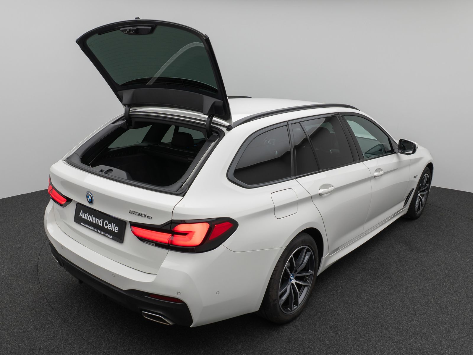 Fahrzeugabbildung BMW 530e M Sport Kamera DAB DrivAssist Komfort AHK