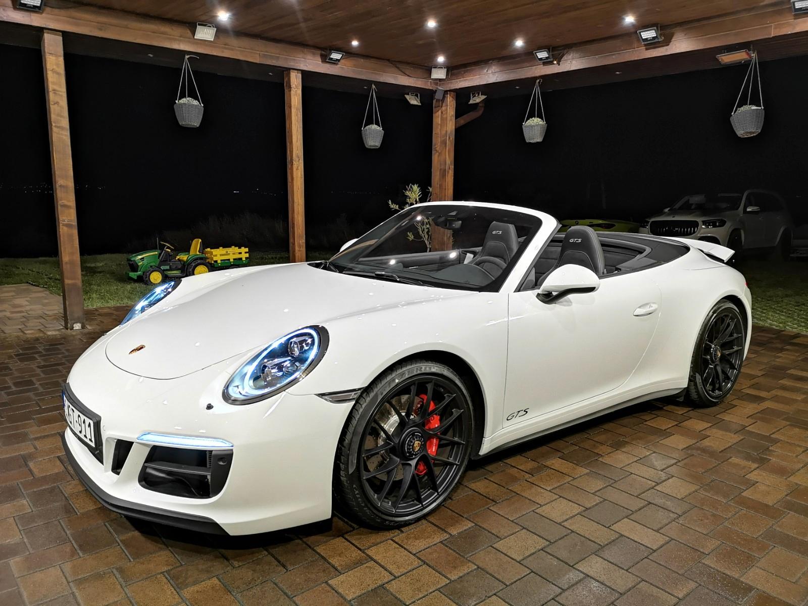 Porsche 911 Carrera 4 GTS Cabriolet