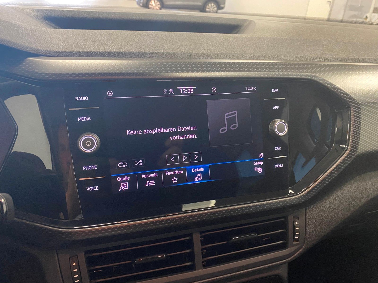 Fahrzeugabbildung Volkswagen T-Cross 1.5 TSI DSG Life+150 PS+PDC+App+LED+ALU+