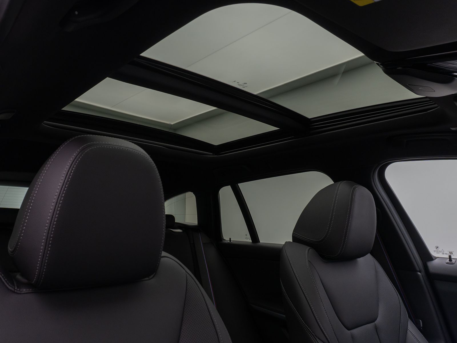 Fahrzeugabbildung BMW 320i M SportPro Panorama Kamera DAB HiFi Stop&Go