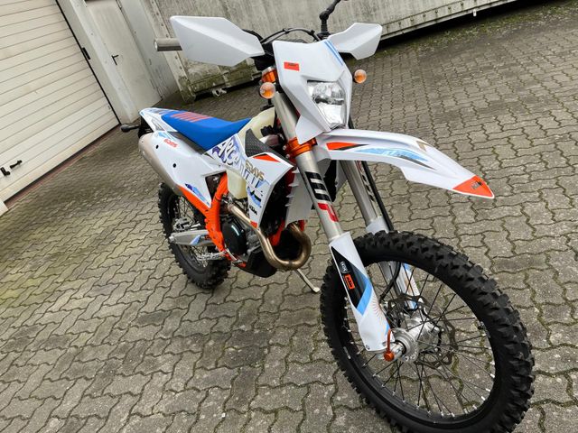 KTM 450 EXC-F Six Days im Kundenauftrag