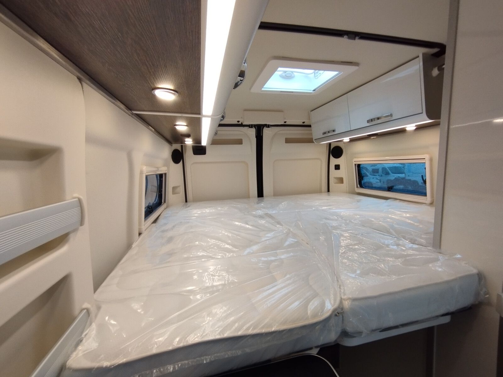 Fahrzeugabbildung Westfalia Columbus 641 E 180 PS 10795,- EUR Sondernachlass
