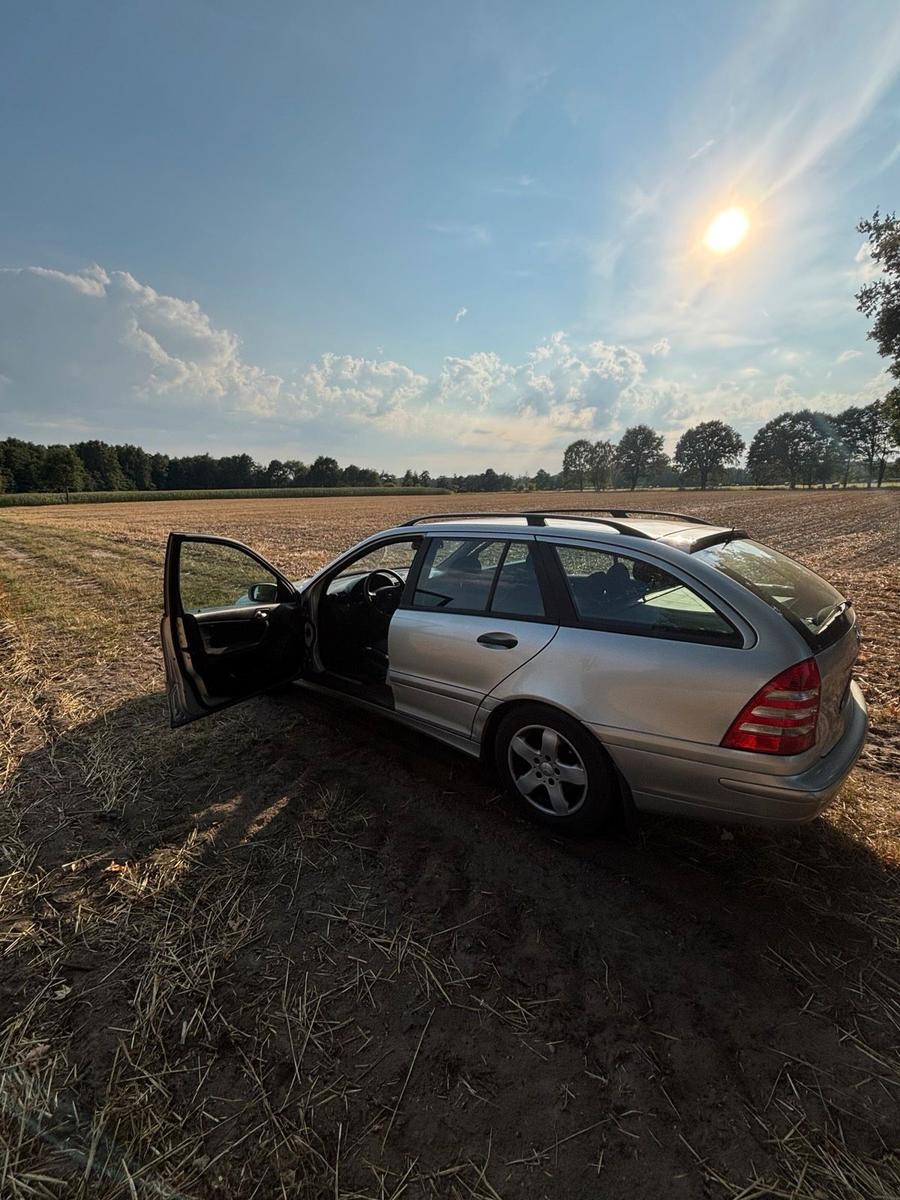 Mercedes-Benz C180 2004 — photo 8