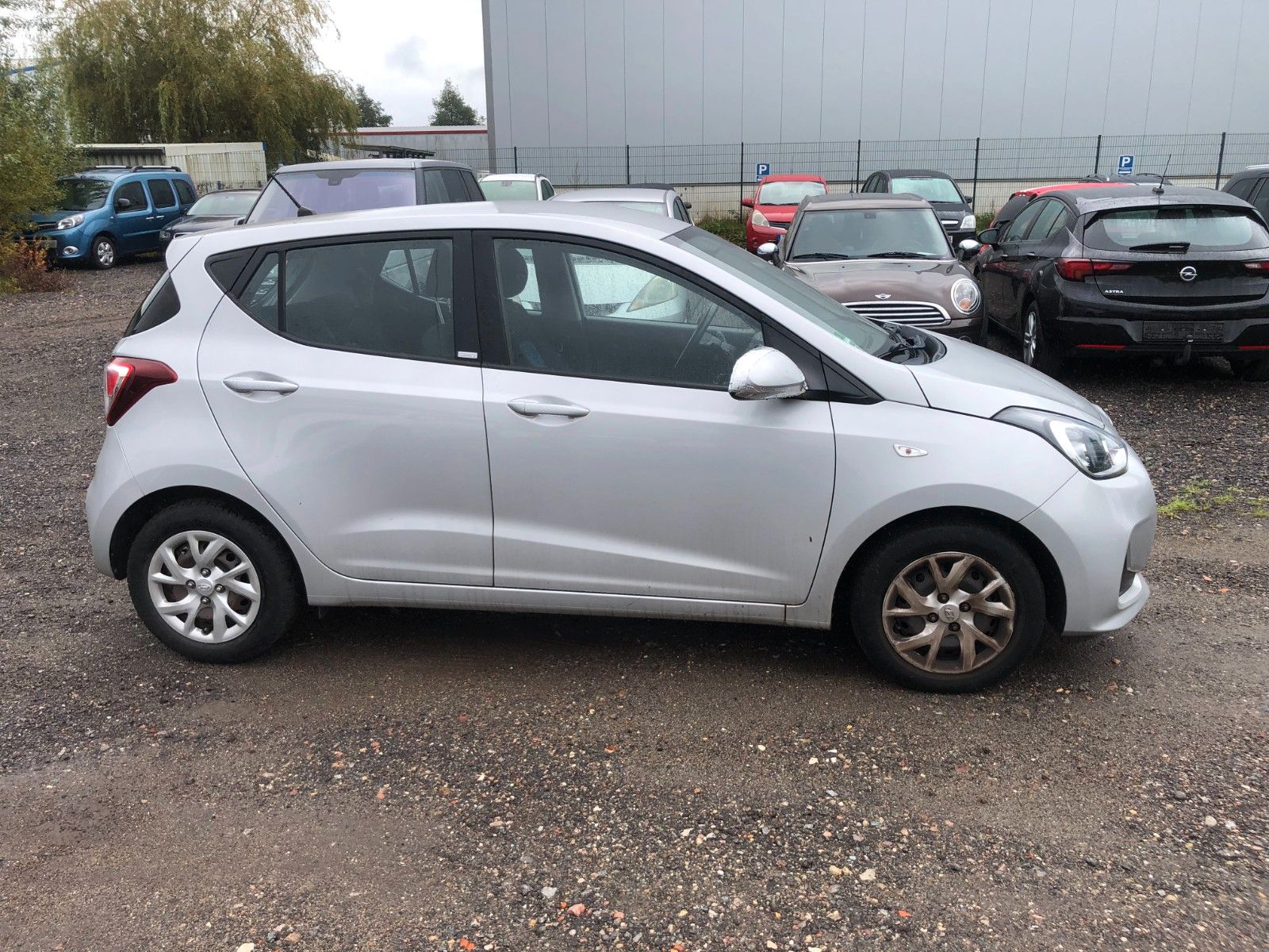 Fahrzeugabbildung Hyundai i10 Trend