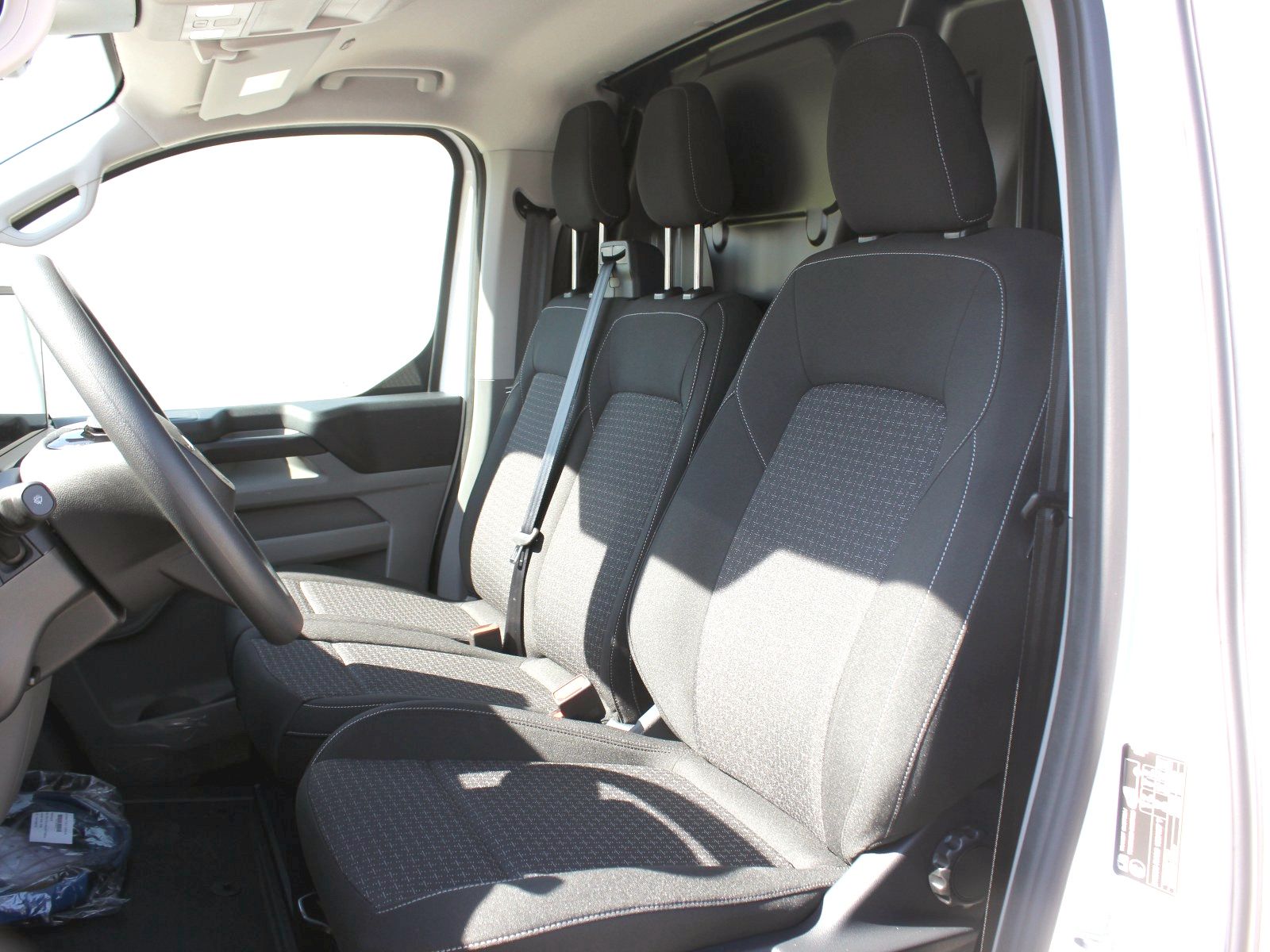 Fahrzeugabbildung Ford Transit Custom 320 L2 Trend FWD Plug-in Hybrid