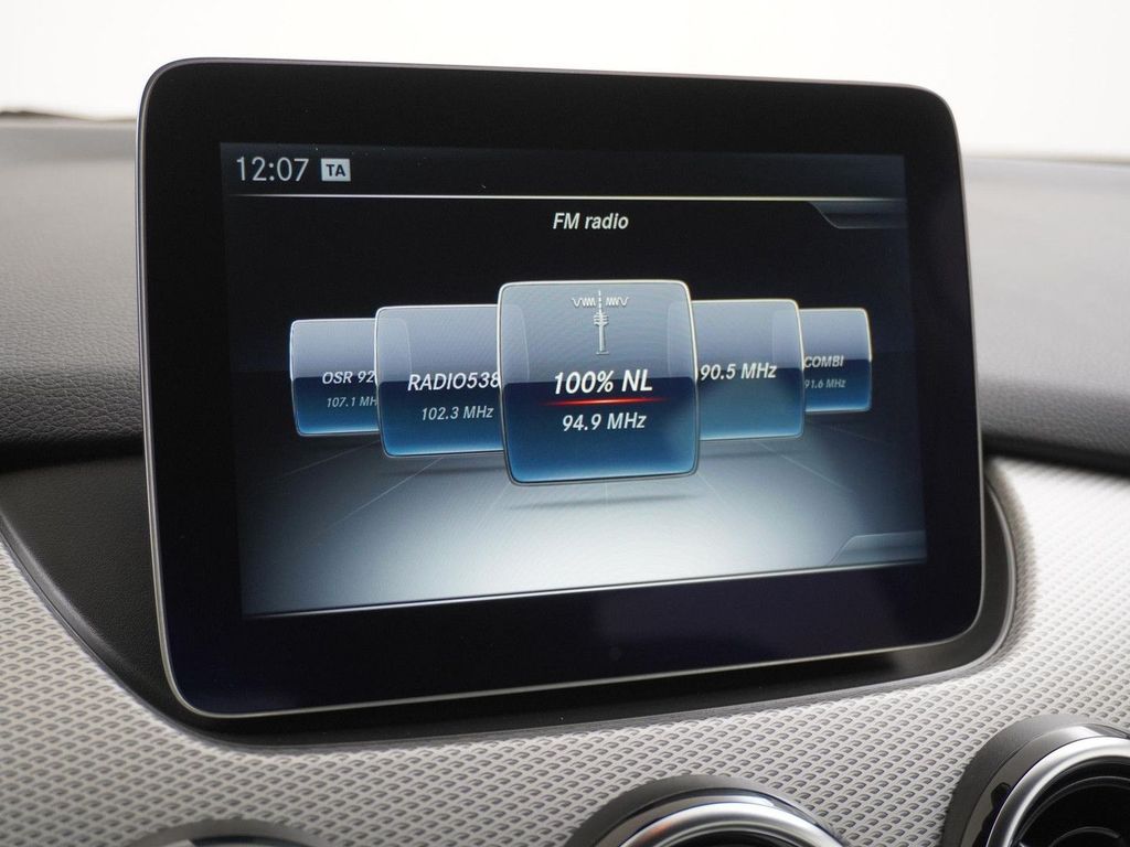 Mercedes-Benz B 180 Ambition Facelift Urban navi kamera AHK au