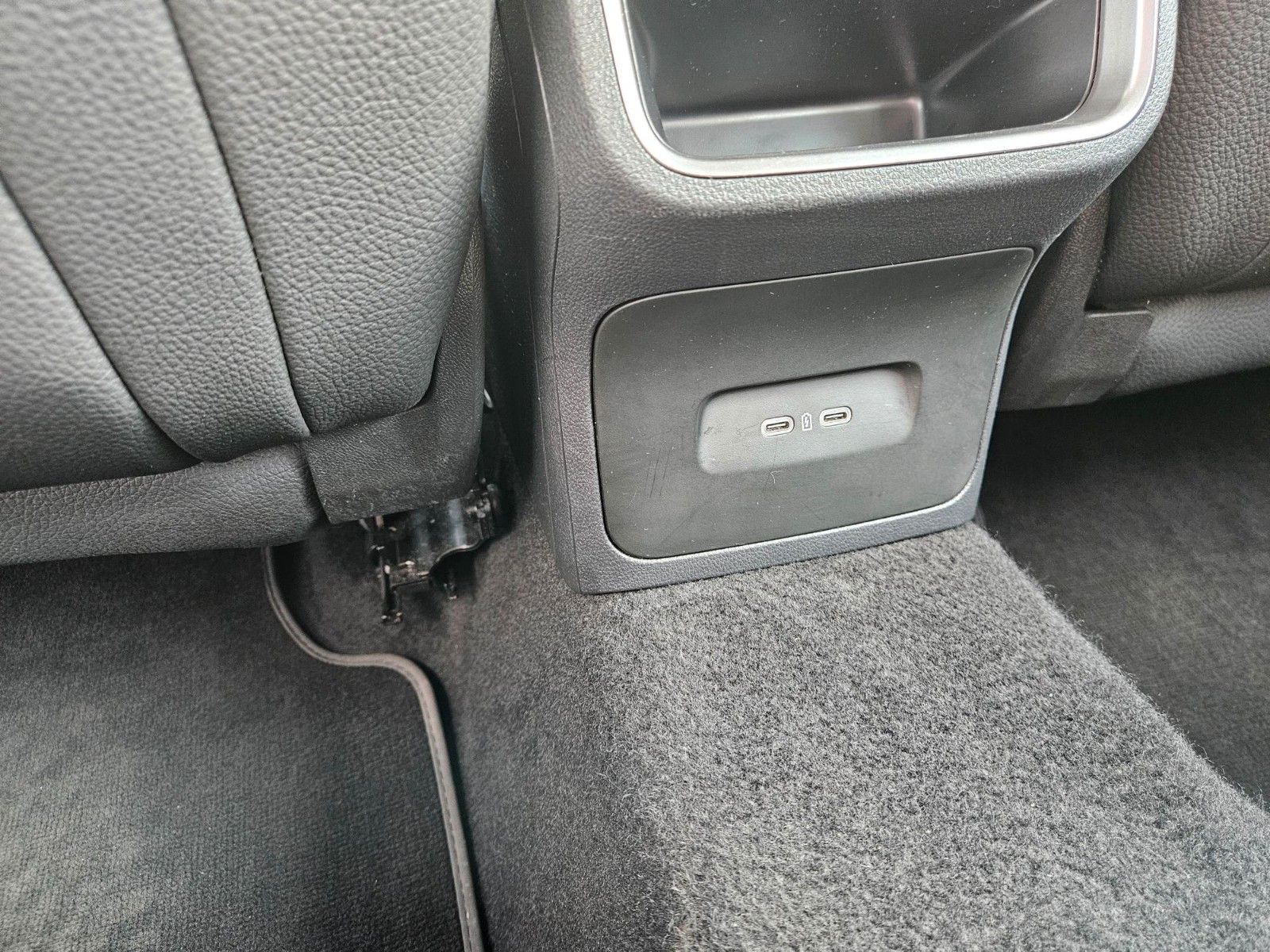 Skoda Octavia Combi 2.0 TDI 110 kW Selection ACC LED foto 18