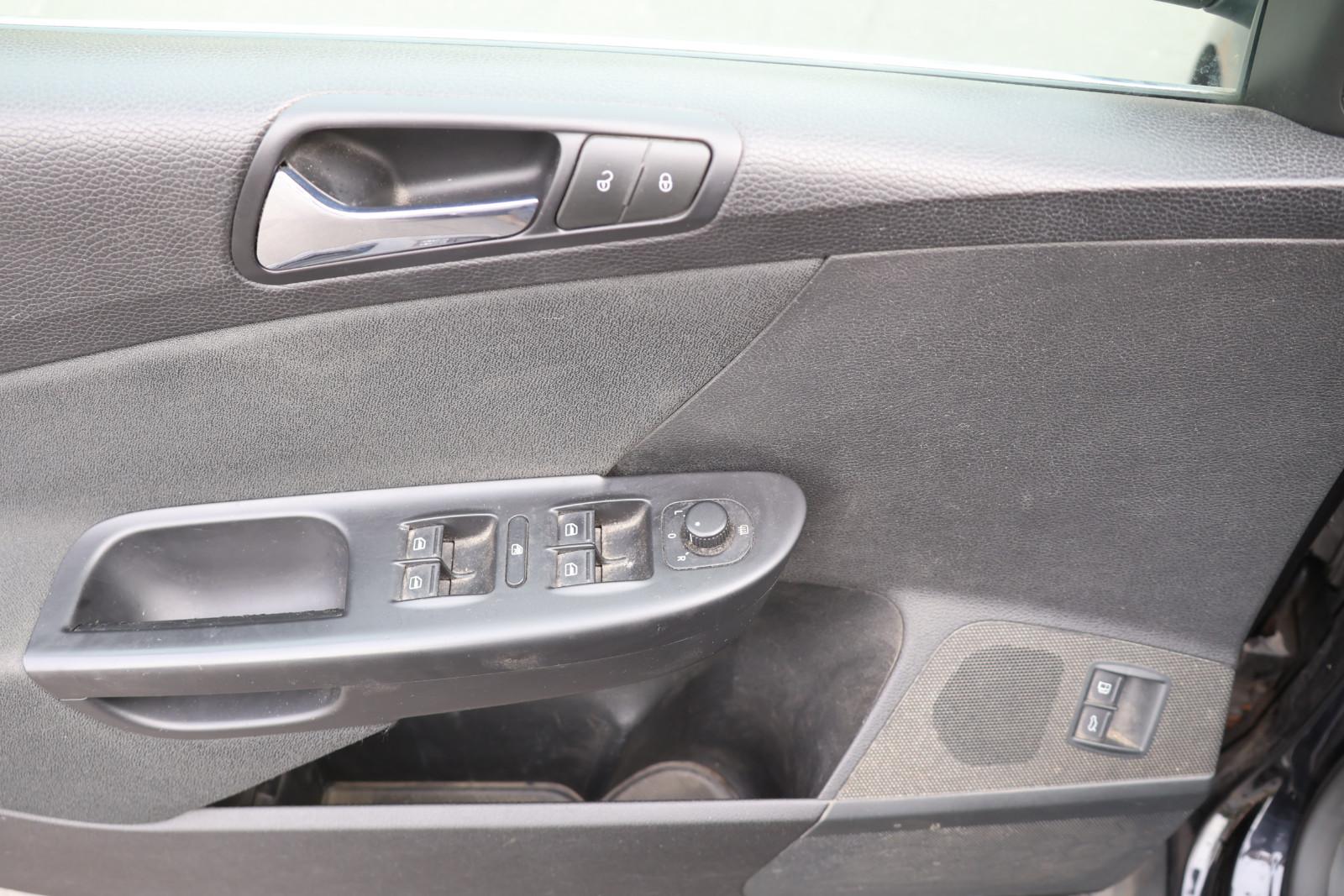 Volkswagen Passat 2006 — photo 12