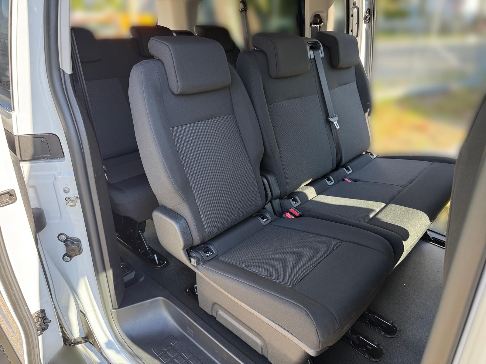 Fahrzeugabbildung Opel Vivaro Kombi XL 2.2 AT8