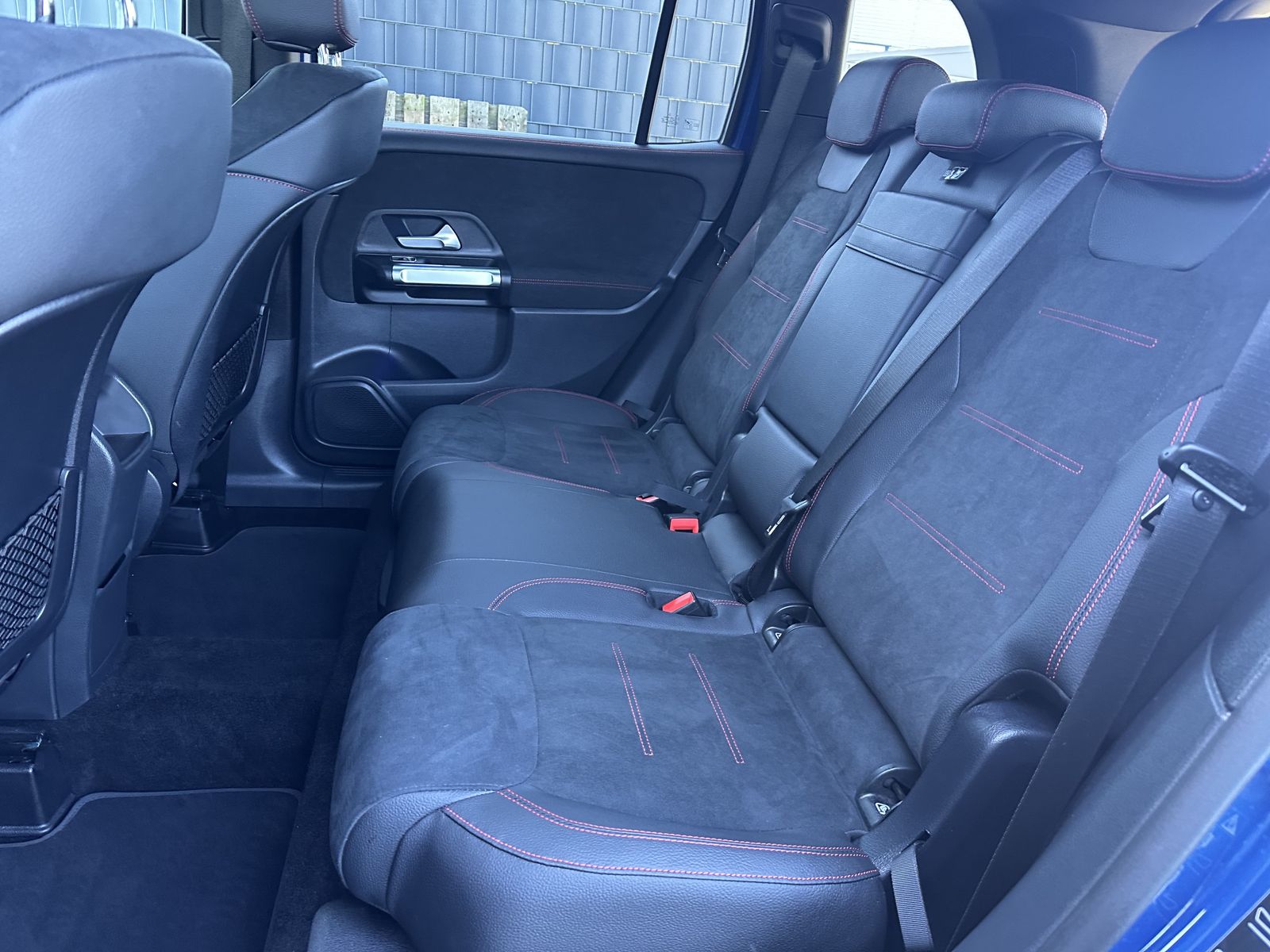 Fahrzeugabbildung Mercedes-Benz GLB 200 AMG-Line NAV+LED+AHK+VCOCKPIT+KAMERA+1HD