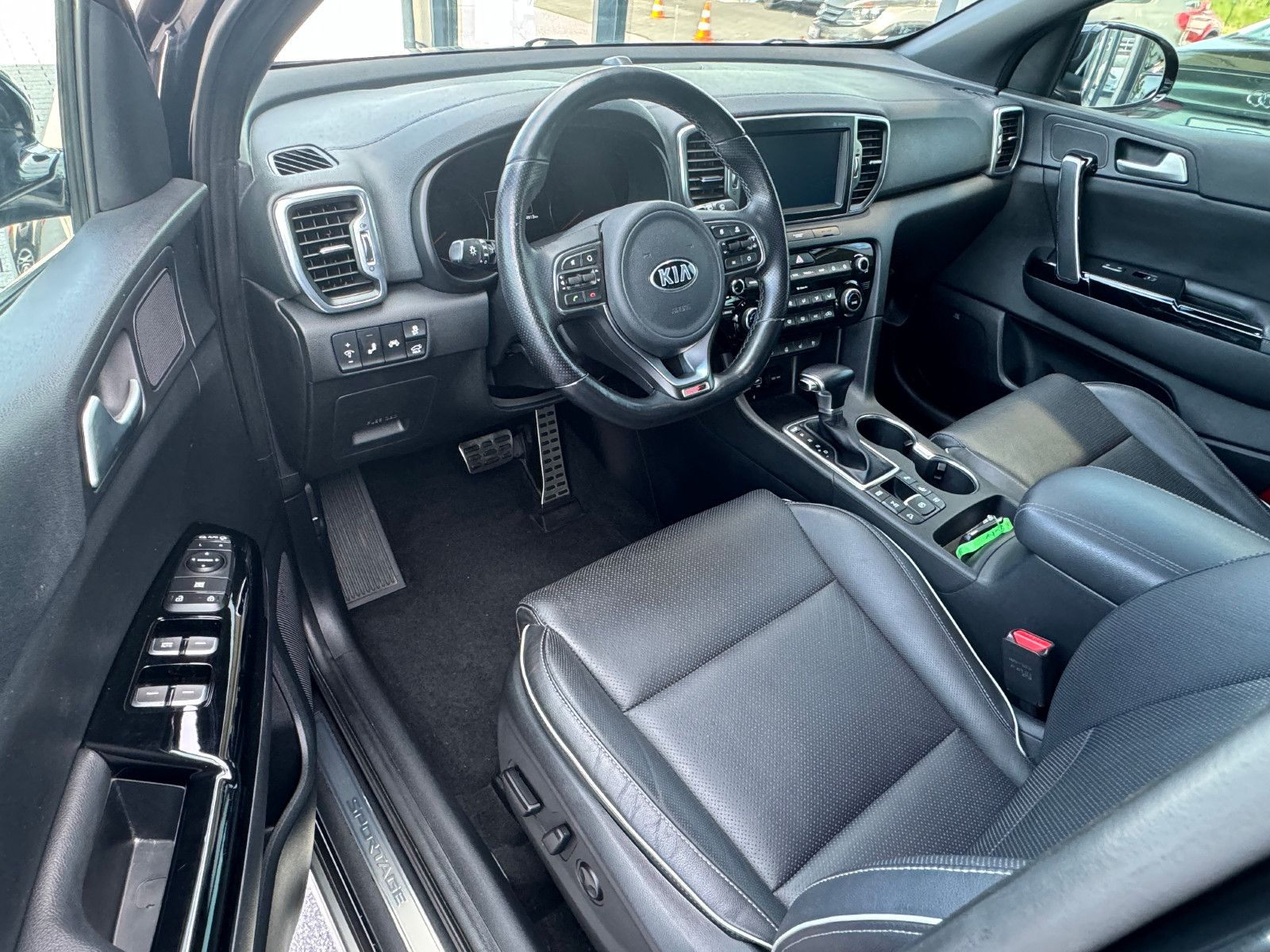 Fahrzeugabbildung Kia Sportage GT-Line 4WD PANO NAVI LEDER SITZHEIZ.