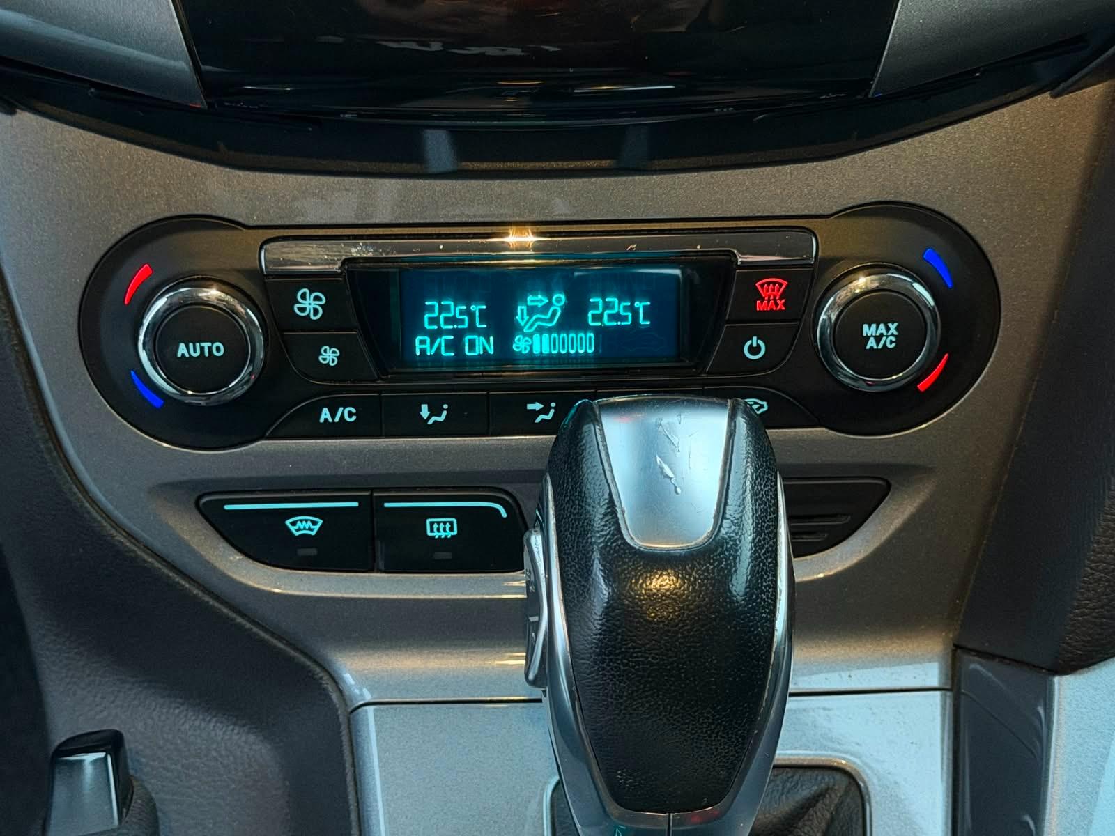 Ford Focus 2012 — photo 19