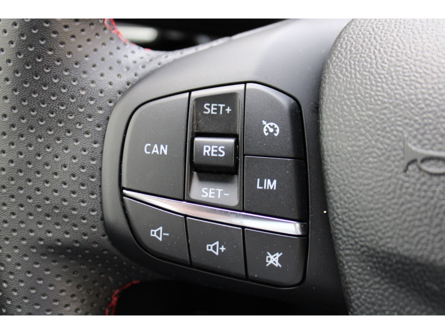 Fahrzeugabbildung Ford Puma 1.0 EcoBoost ST-Line LED Navi GRA Winter-P.