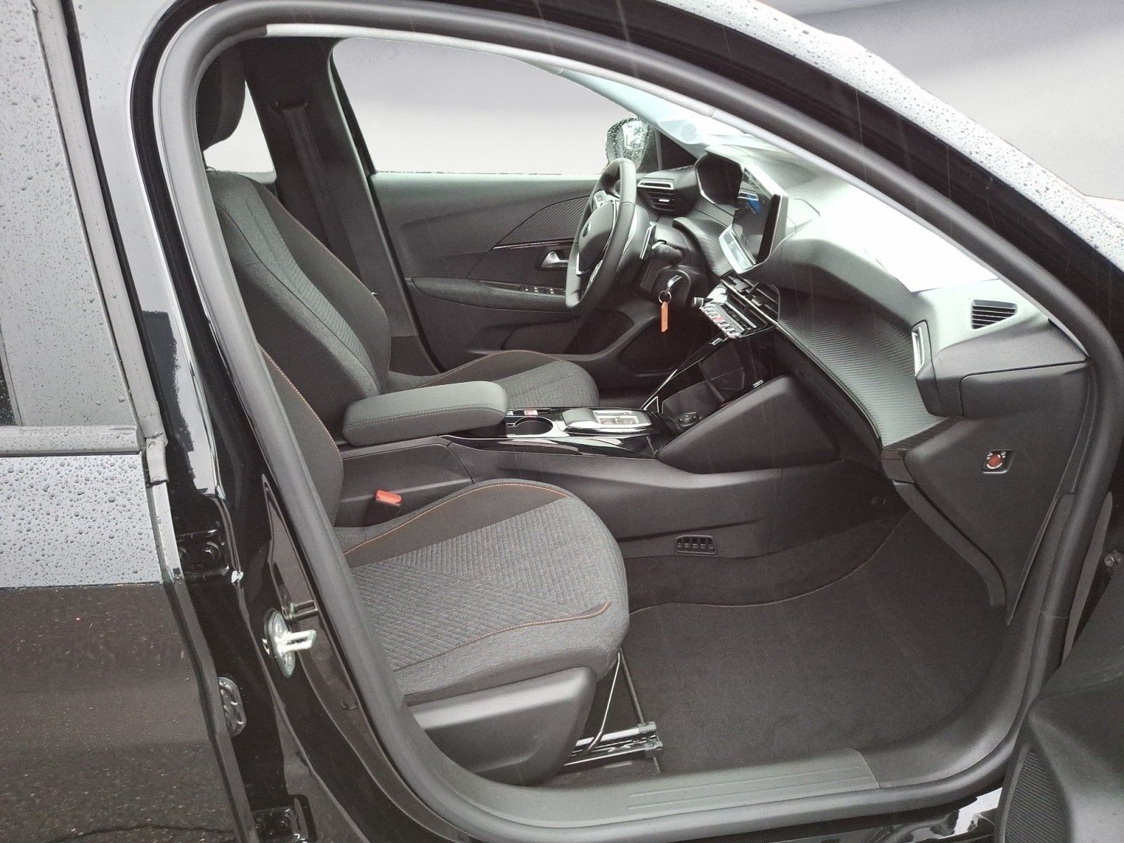 Peugeot 208 - Bild 9