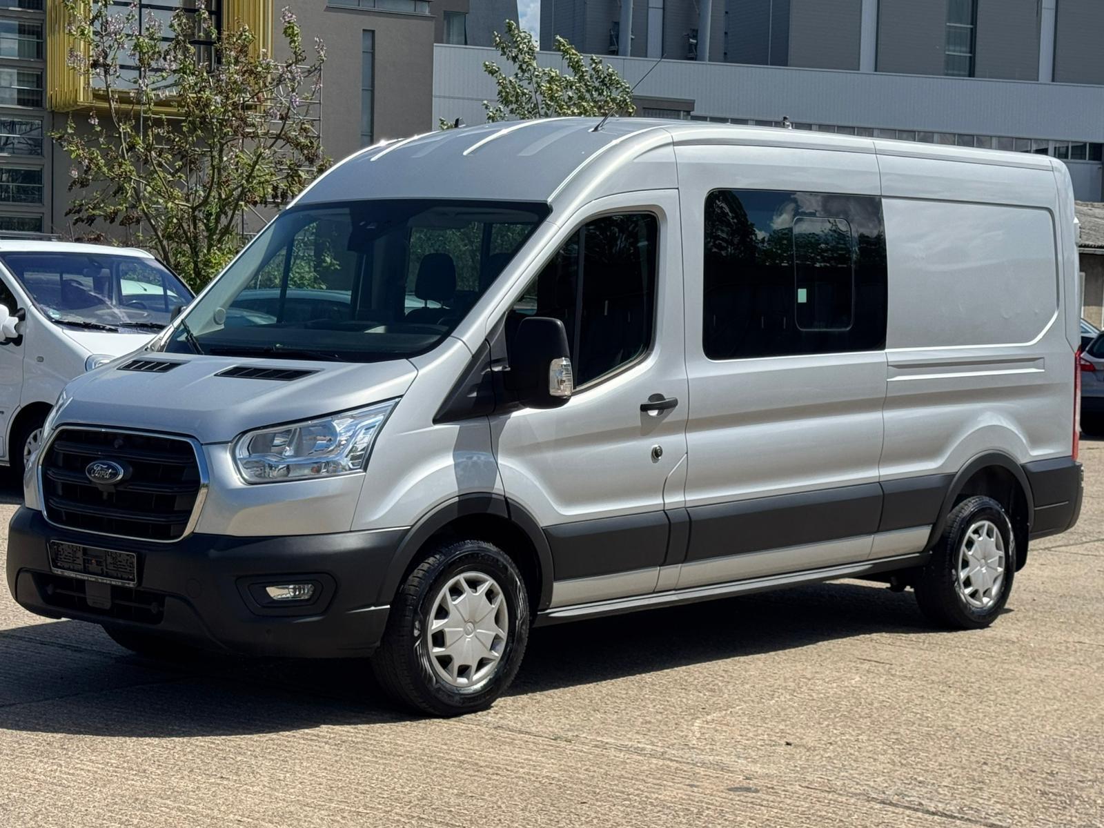 Ford Transit 2.0 TDCi 7 Sitze Neuwagen Zustand