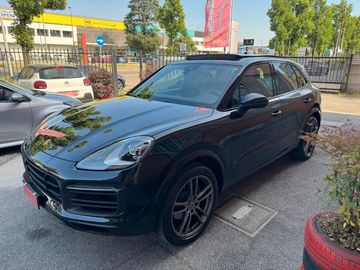 Porsche Cayenne - 3