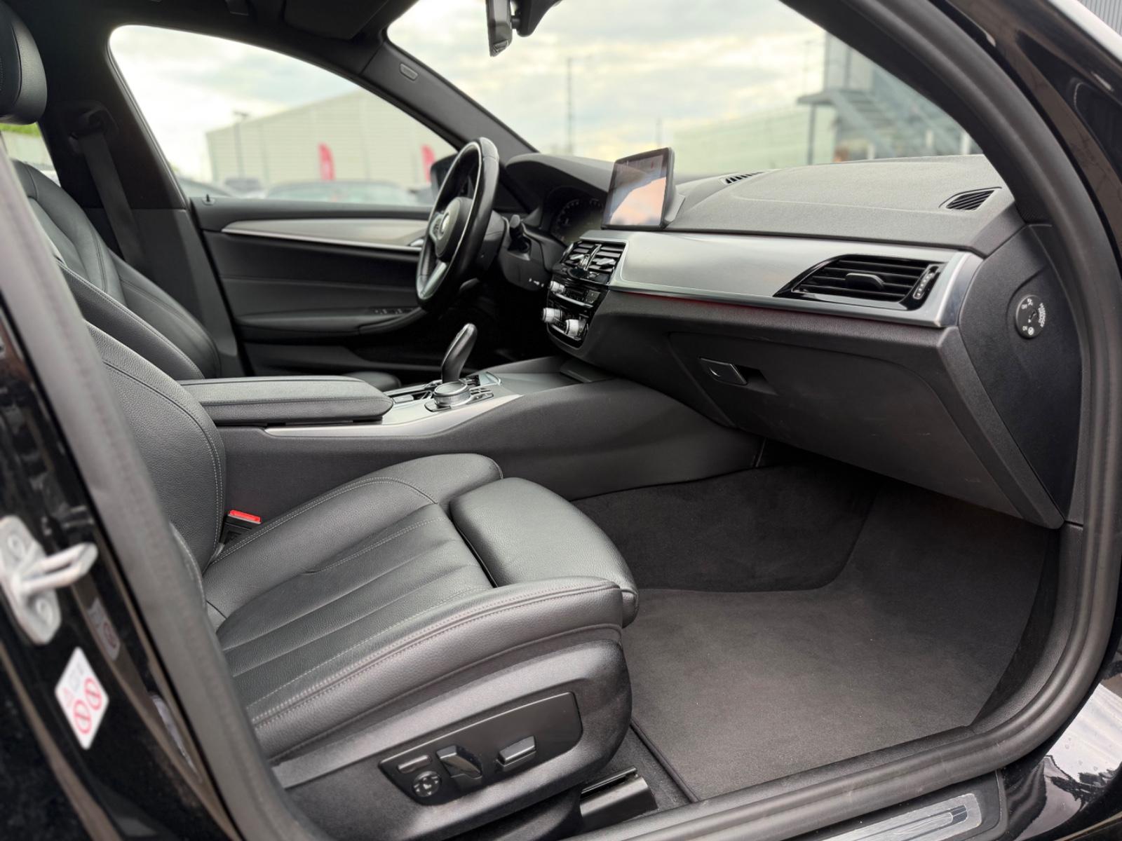 BMW 530d Touring*PANO*LEDER*HUD*LED*HIFI*APPLECAR*