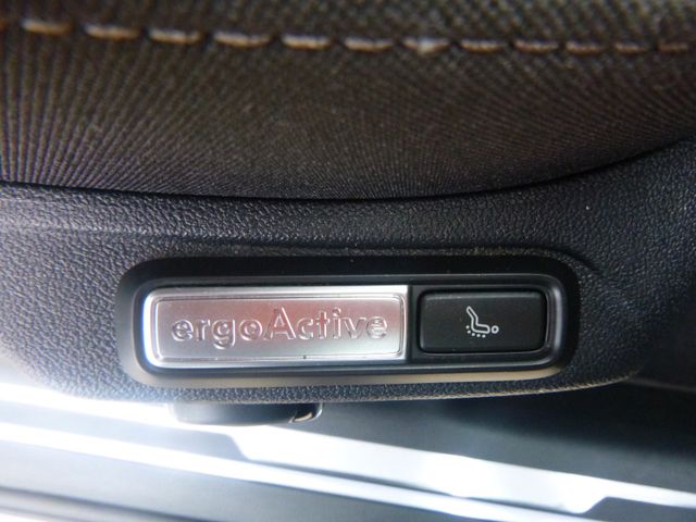 Fahrzeugabbildung Volkswagen Tiguan 2,0 TDI Life >AUT/AHK/NAV/LED/SHZ<