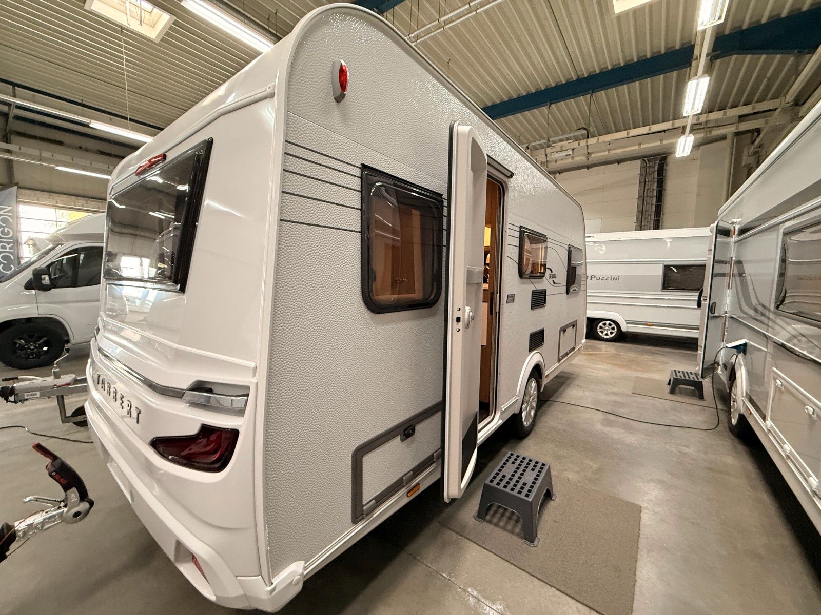 CAZADORA 460 E