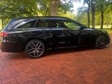 Mercedes-Benz E 400 d 4MATIC T Autom. -AMG-Night-Distr.