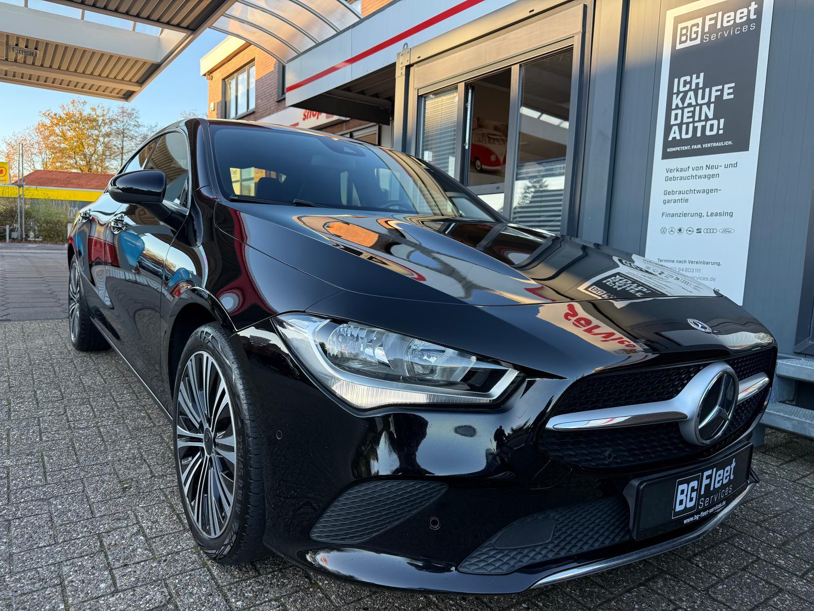 Mercedes-Benz CLA 180 Black Vollleder Navi Sitzh PDC MFL App G