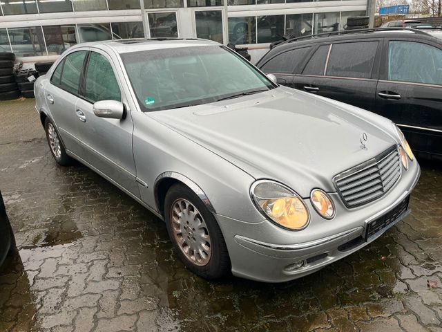 Mercedes-Benz E 240 E -Klasse Limo Motor klappert