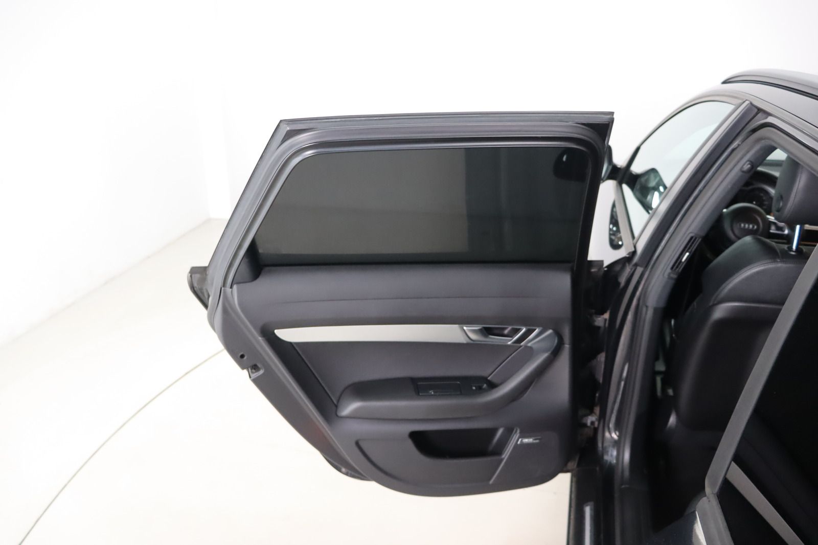 Fahrzeugabbildung Audi A6 3.0 TDI quattro Avant S-line * Navi * Memory