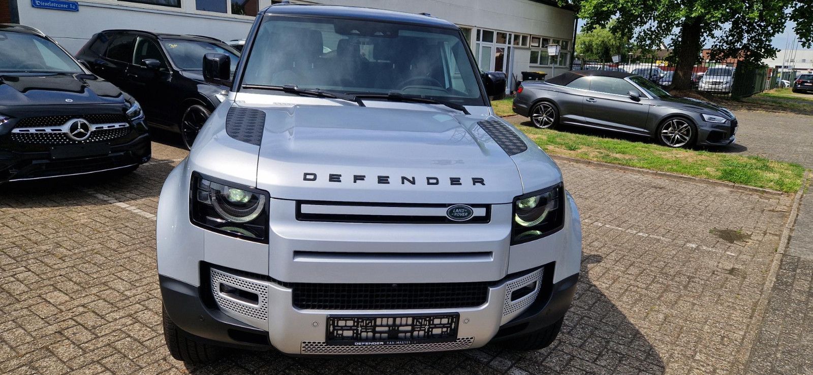 Land Rover Defender 90 P300 2.0i Panorama 360Kam foto 2