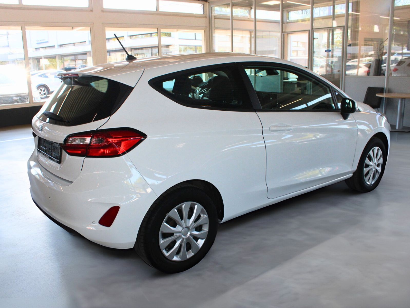 Fahrzeugabbildung Ford Fiesta Trend KLIMA LED WinterPaket PDC 1.Hand