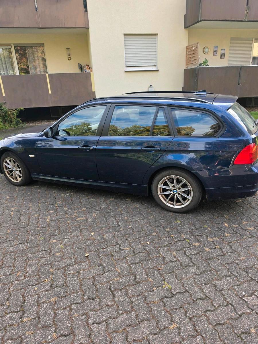 BMW 318 2011 — engine 143 HP (105kW)