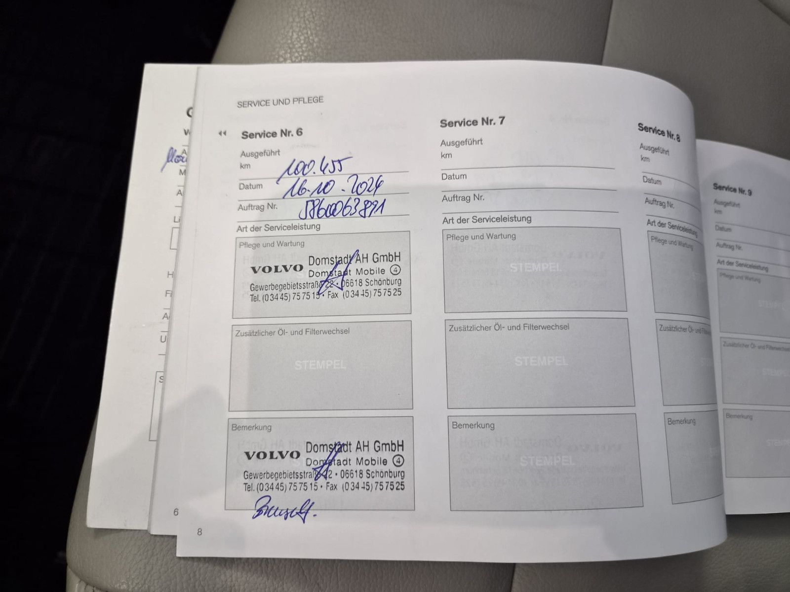 Fahrzeugabbildung Volvo XC 40Momentum AWD / H&K Sound / 1. Hand / S-HEFT