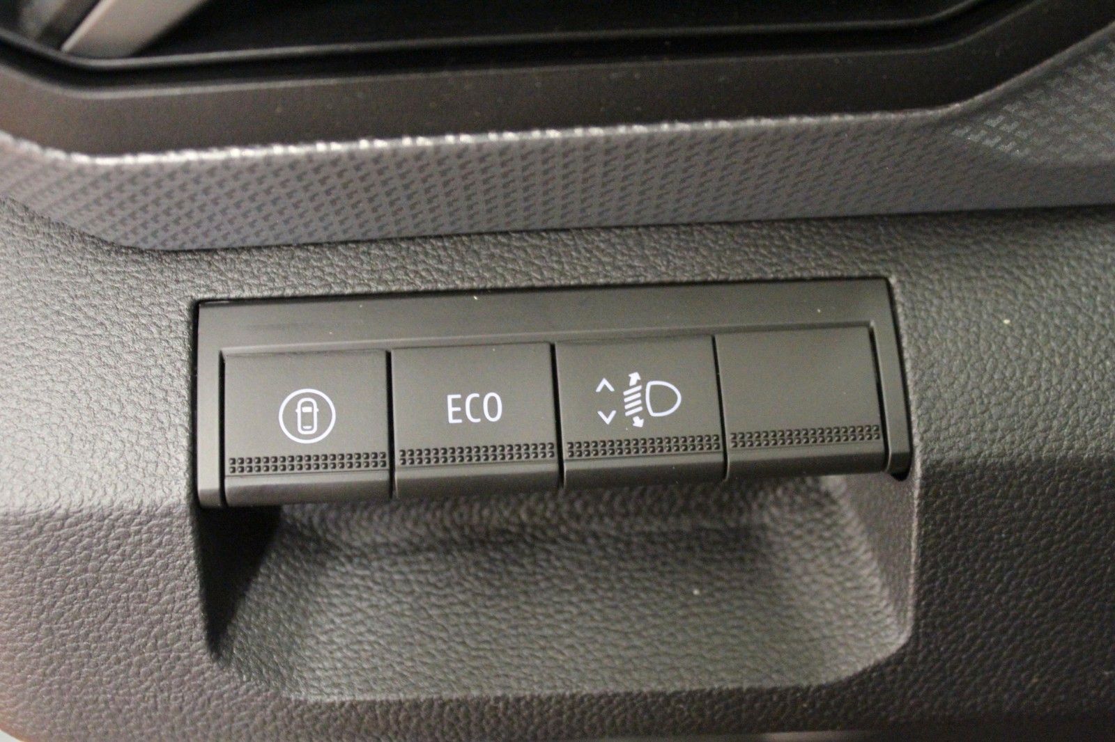 Fahrzeugabbildung Dacia Duster mild hybrid 140 Expression*Winterp.*MY 26