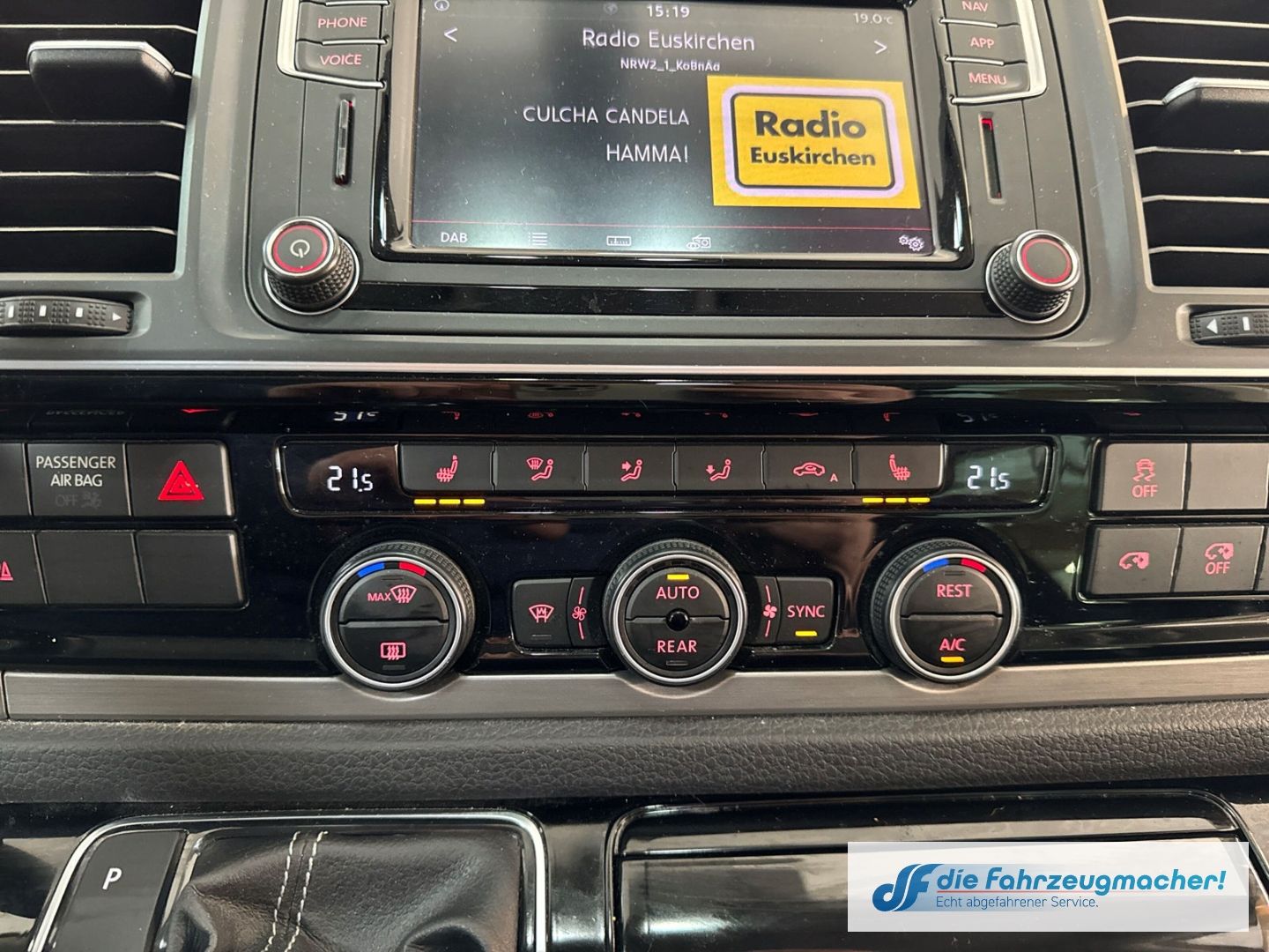 Fahrzeugabbildung Volkswagen T6 Multivan 4Motion Edition StandHZG Navi Leder