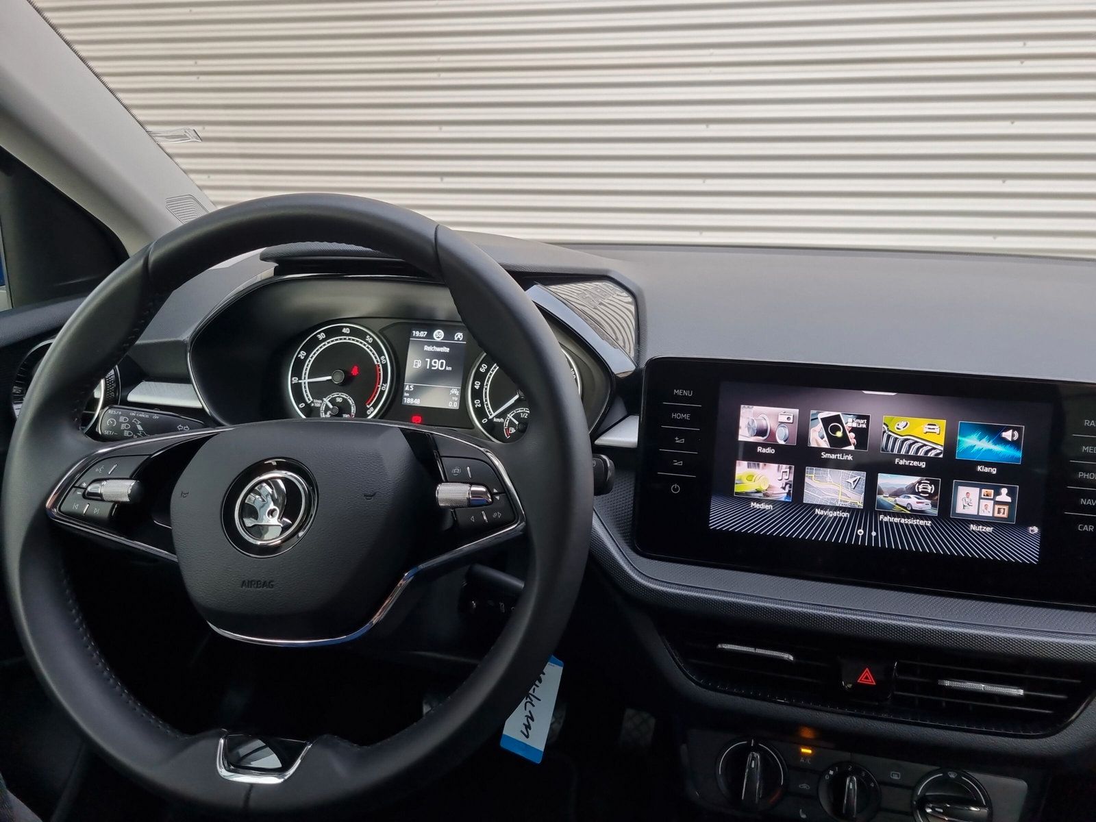 Fahrzeugabbildung SKODA Fabia 1.0 TSI Ambition LED KLIMA SHZ