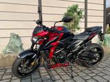 Suzuki GSX-S750