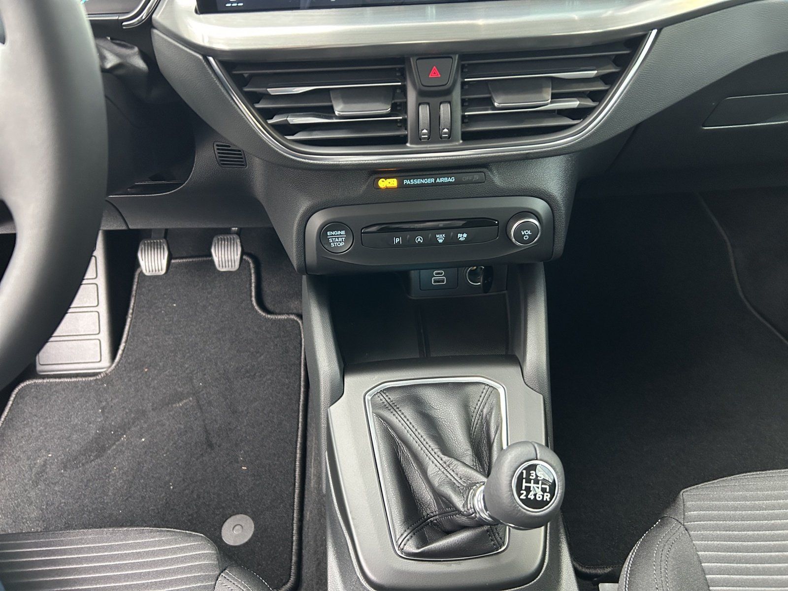 Fahrzeugabbildung Ford Focus Titanium Turnier Winter P. e.Call Kamera