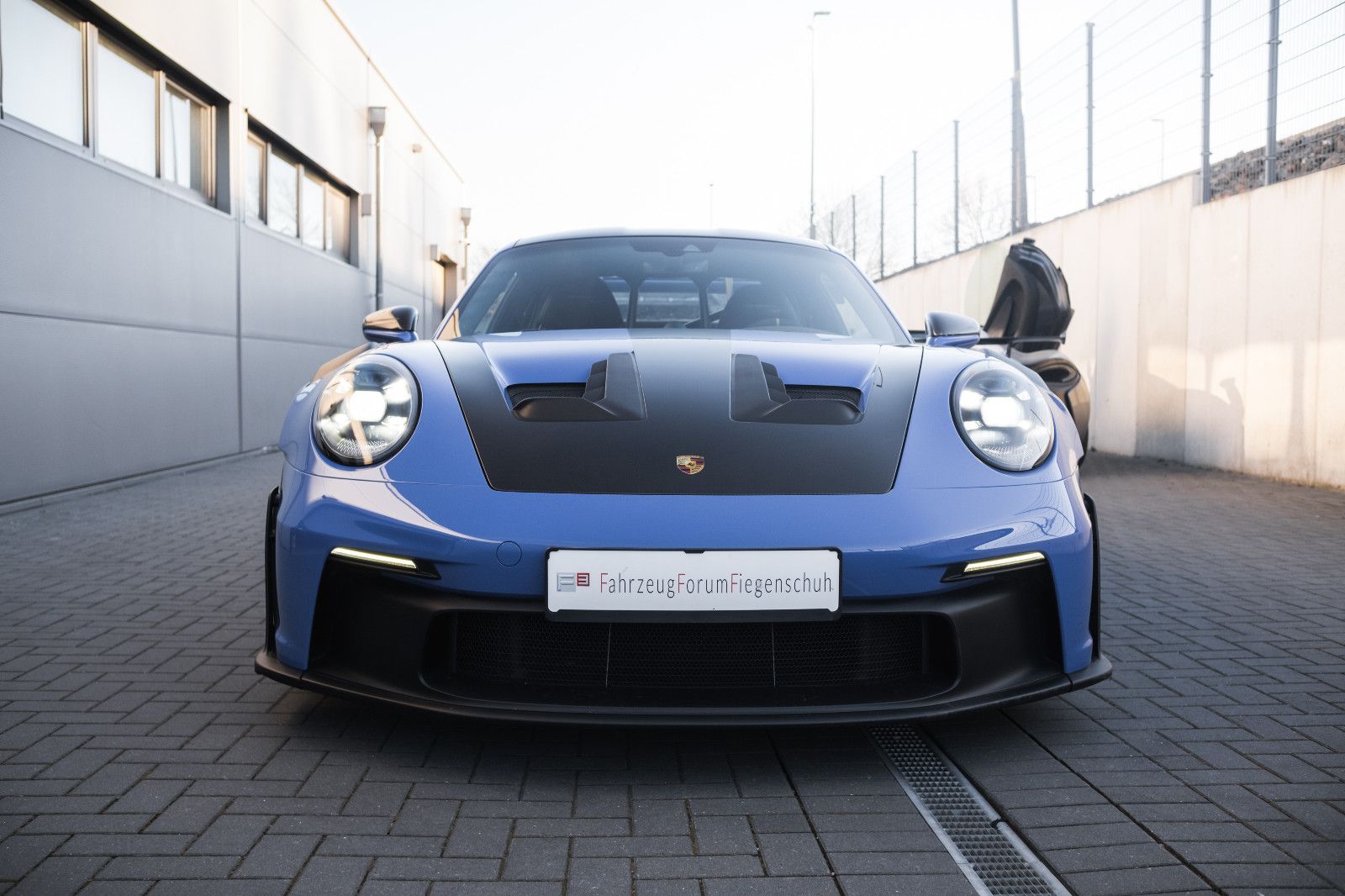 Fahrzeugabbildung Porsche 992/911 GT3 RS-PTS maritime-Lift-Weissach-PCCB
