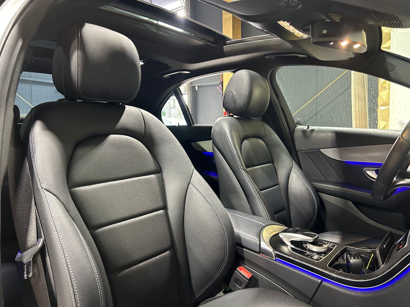 Fahrzeugabbildung Mercedes-Benz C 300 de/AMG/360°/PANO/APPLE/VIRTUAL/AMBIENTE/