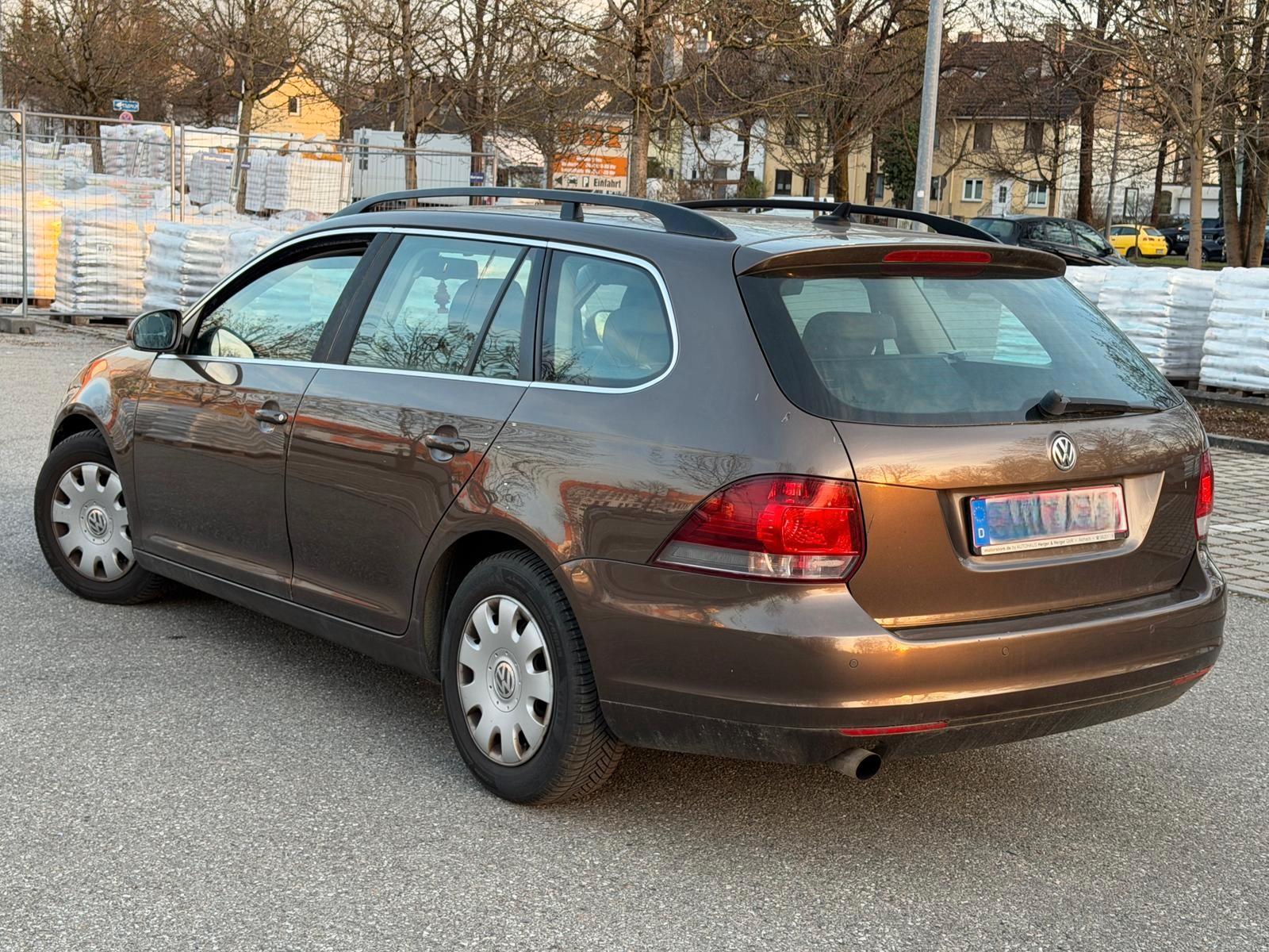 Volkswagen Golf 2013 — engine 1.598 cm³, 105 HP (77kW)