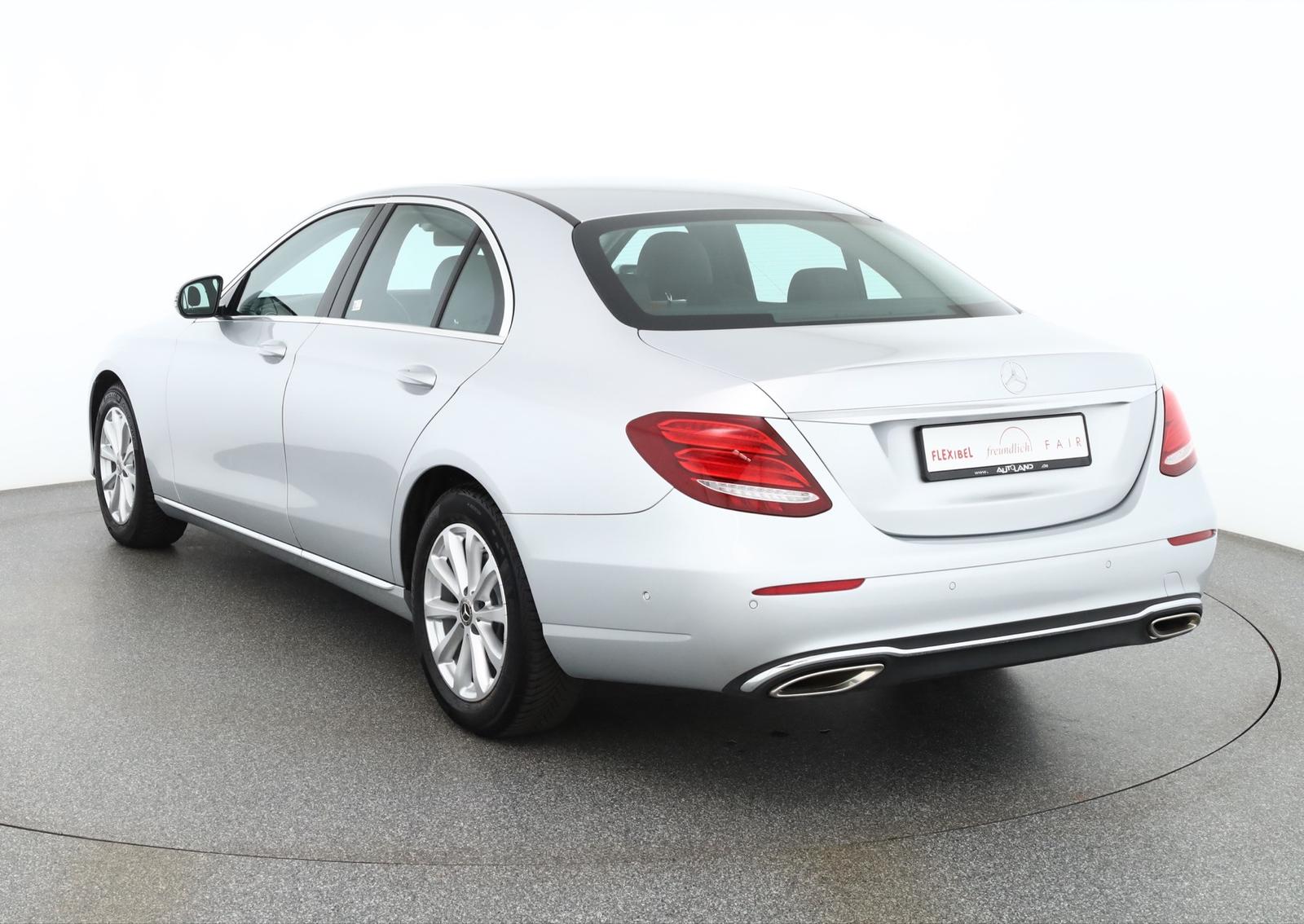 Mercedes-Benz E200 Avantgarde LED Kamera Navi Sitzheizung