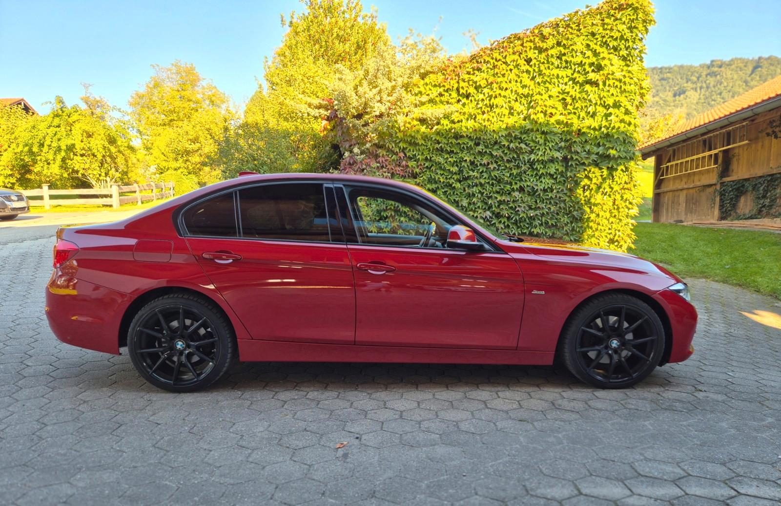 BMW 330i xDrive Sport Line Automatic 2. Hand
