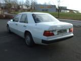 Mercedes-Benz E 230 - Mercedes-Benz E 230: Limousine