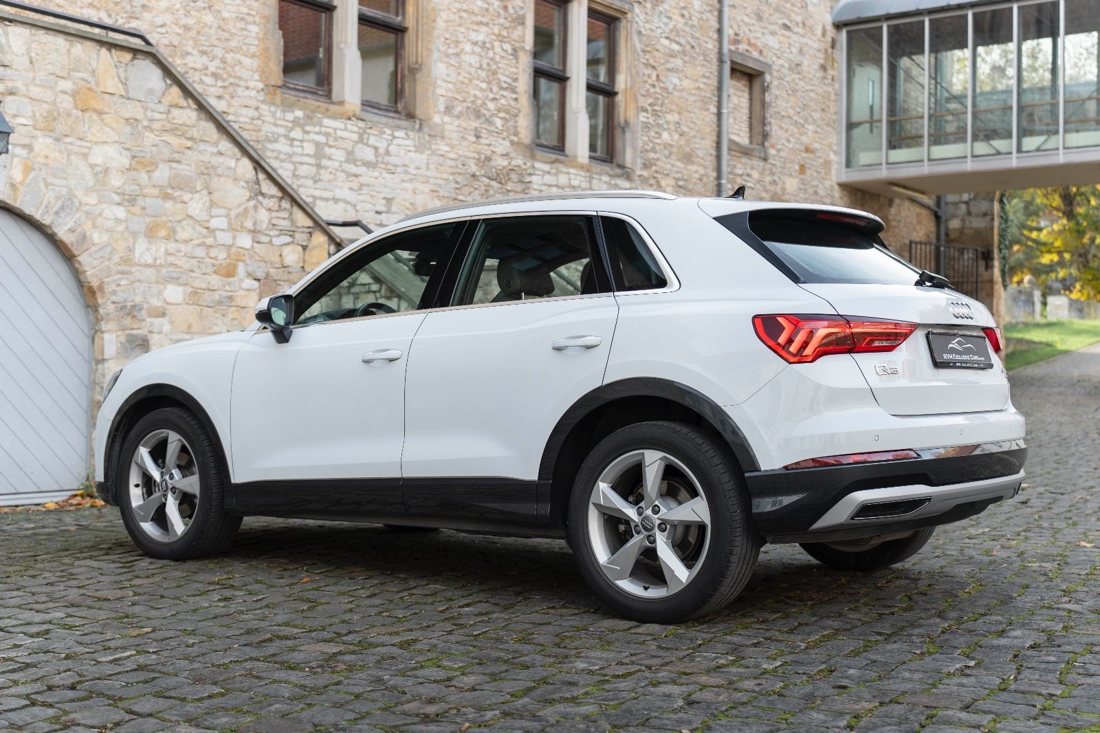 Fahrzeugabbildung Audi Q3 35 TDI QUATTRO DSP LED TOTW NAV TEMPOMAT