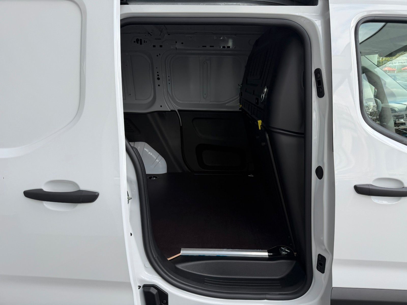 Fahrzeugabbildung Opel Combo E Cargo 1.5 D M Kamera,LED,PDC,Facelift